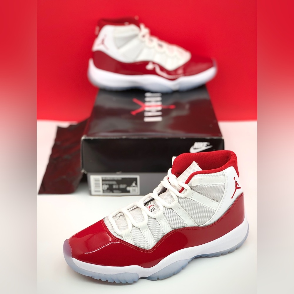 2022 Cherry 🍒 11’s Sz 8.5 OG All